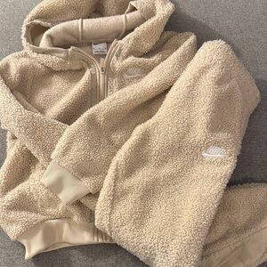 Nike set size medium